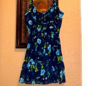 NWT Vintage Hollister flower dress. Layers with lining underneath.  Small.